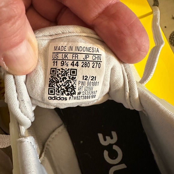 Adidas sport shoes - Picture 7 of 7